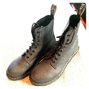 Dr. Martens 1460 Pascal womens 8-eye boots
